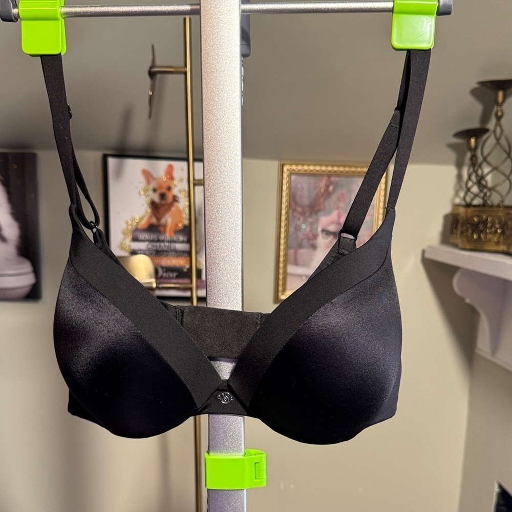 Great Victoria Secret Black Push Up Bra EUC